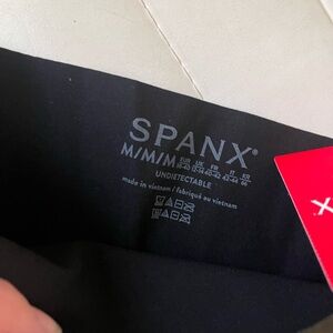 2 pair of Spanx Medium Black “Undietectable” Shape-wear brief panties NWT